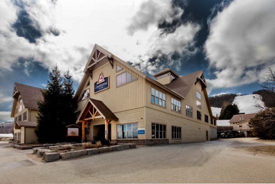 1 Normerica Timber Frame Commercial Project Craigleith Ski Club Ski Resort Collingwood Ontario Exterior 550x367