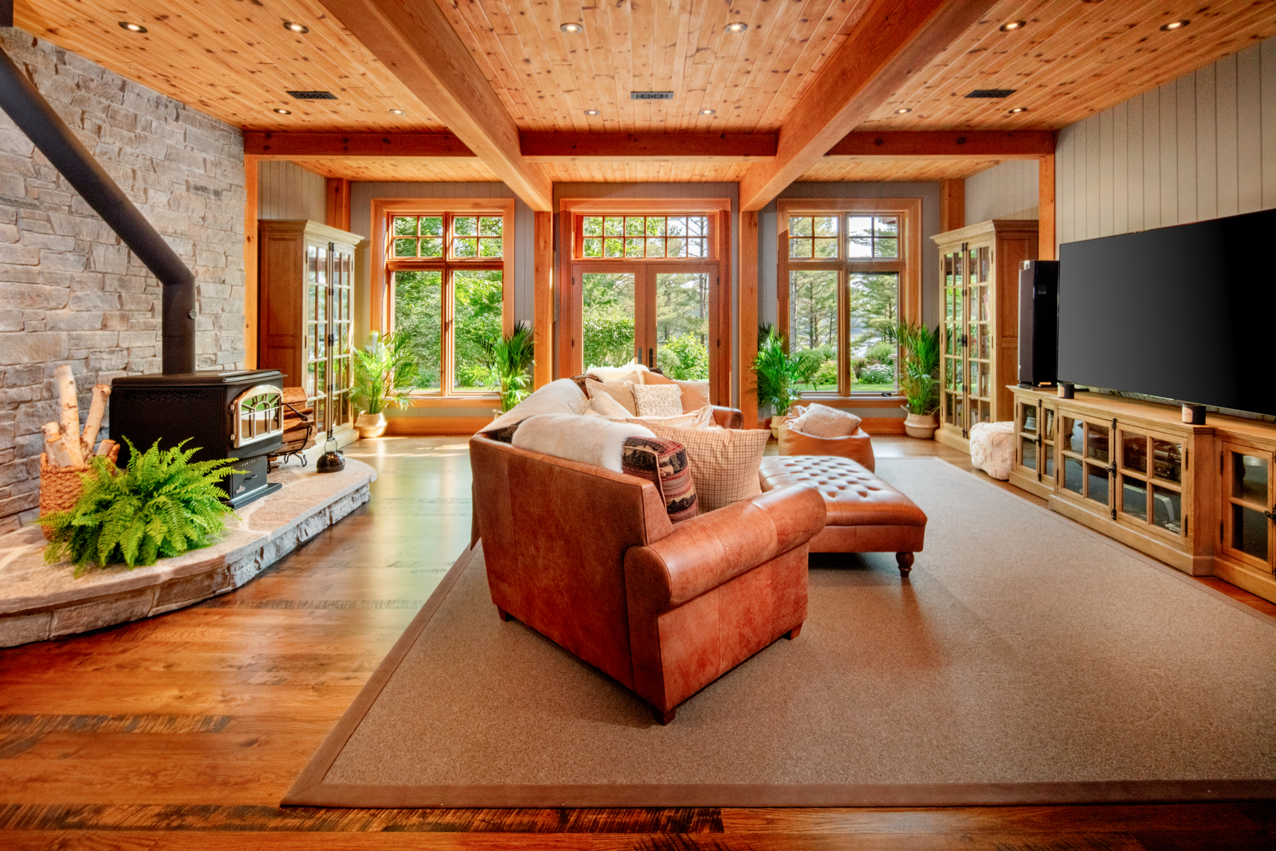 Private Luxury Wilderness Estate Interior Rec Room 4001